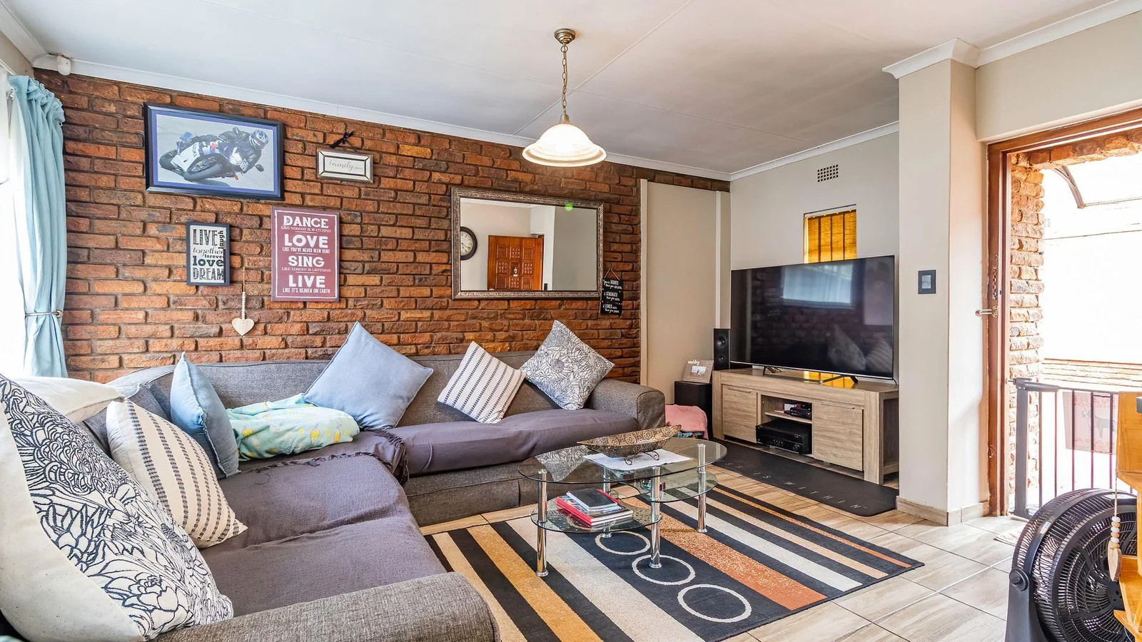 Expansive Family Living in Secure Dunlin Estates