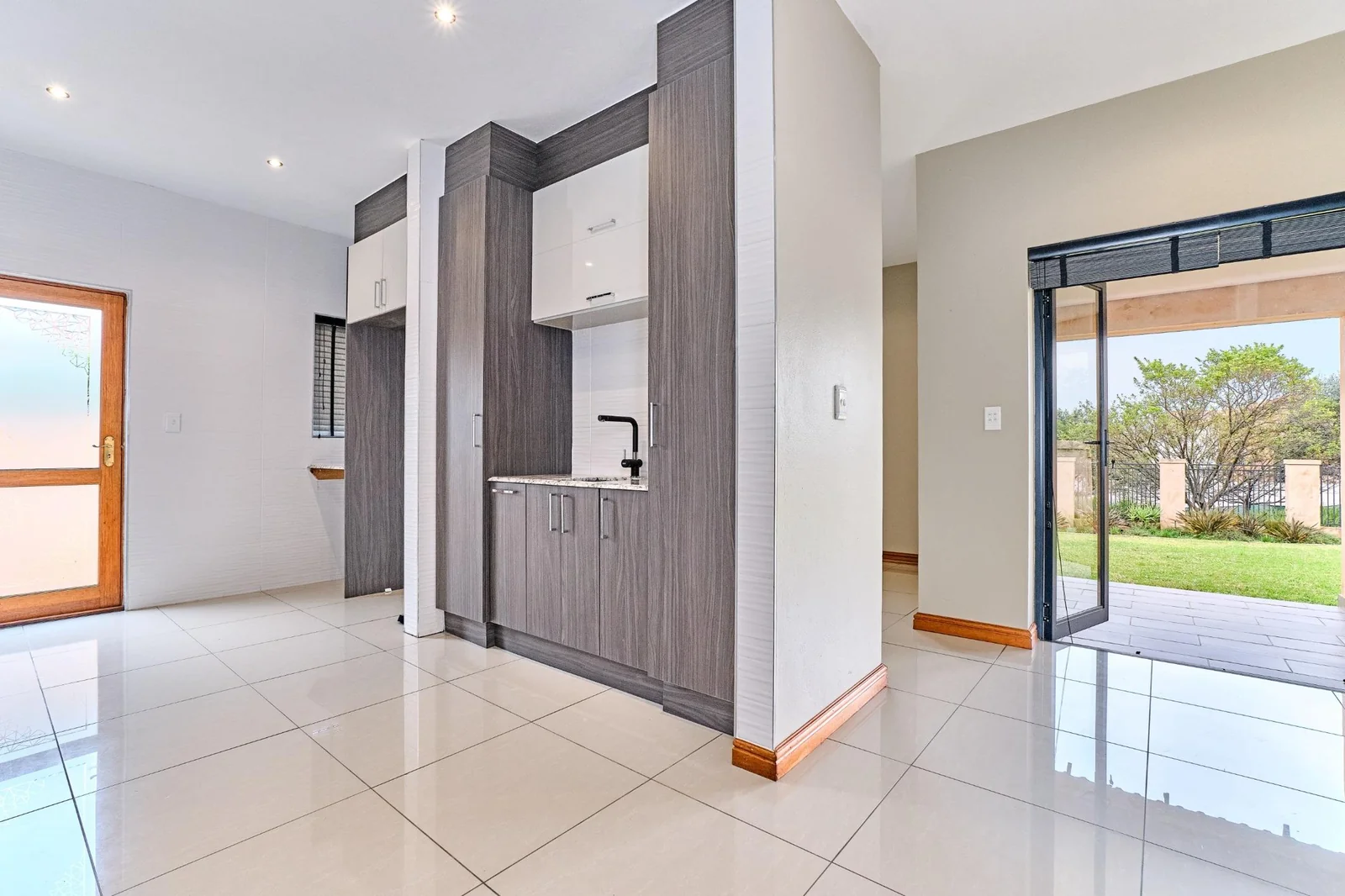 House for Rent in Avianto Estate