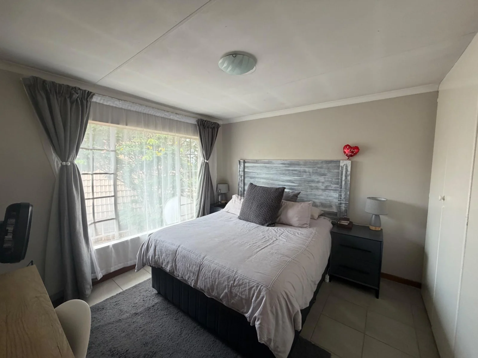 DUPLEX IN A NEAT COMPLEX!