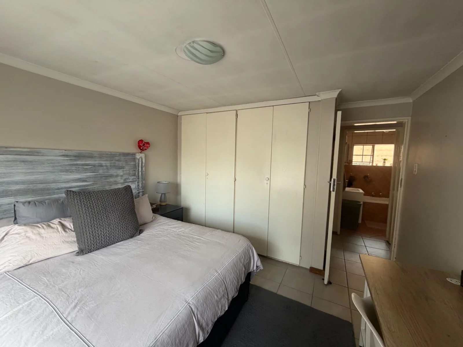 DUPLEX IN A NEAT COMPLEX!