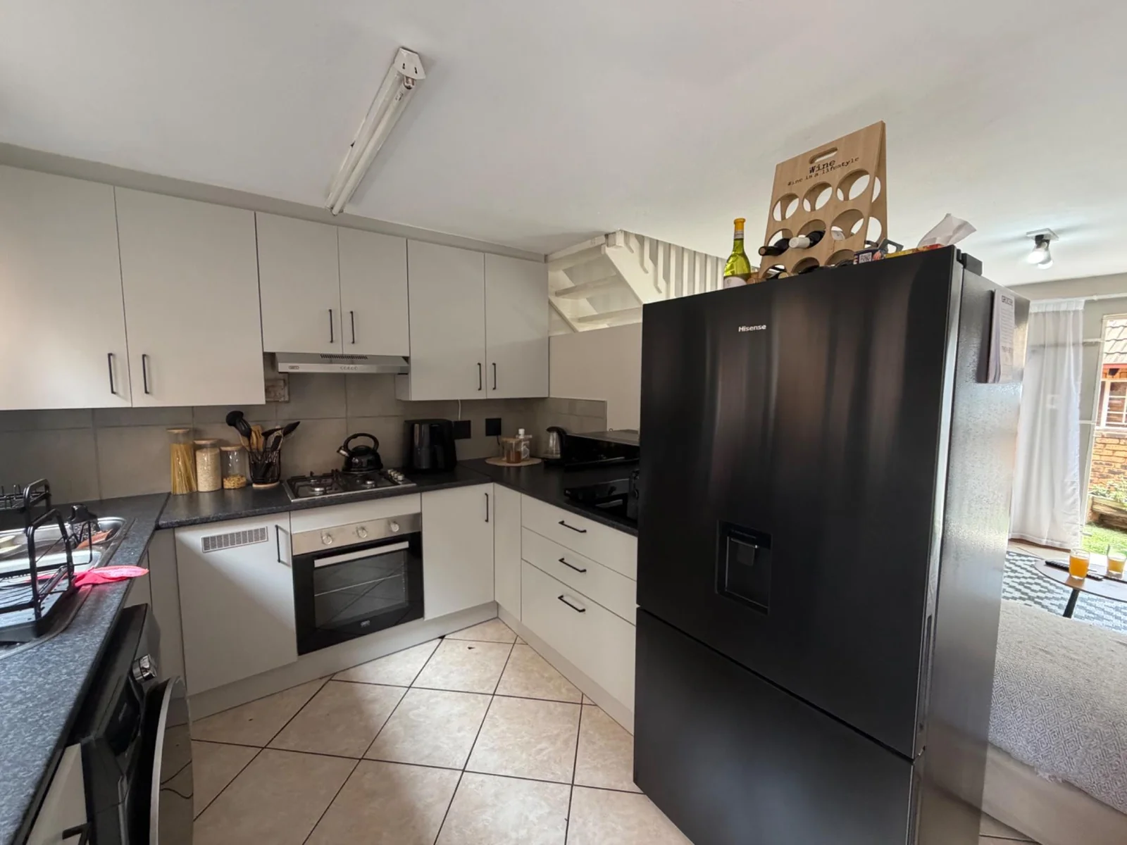 DUPLEX IN A NEAT COMPLEX!