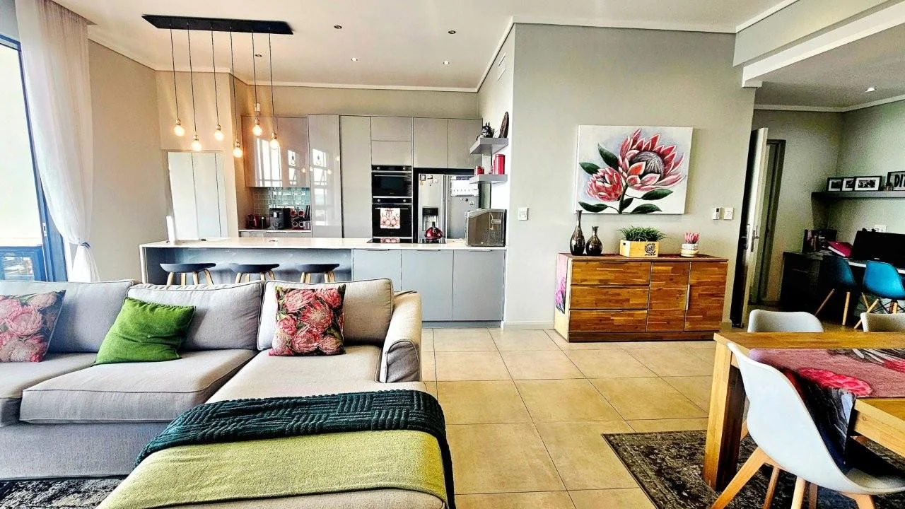 LUXURY 3 bedroom  ACCOMMODATION  – ASCEND TO MIDSTREAM