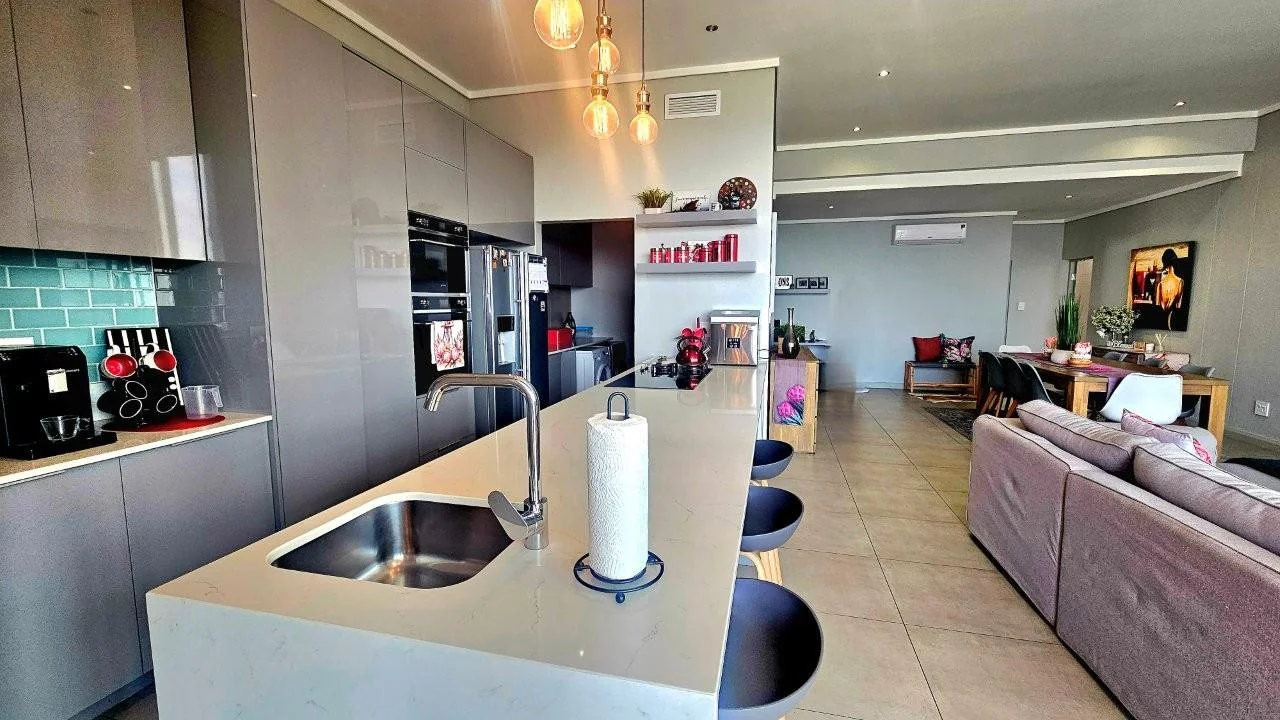 LUXURY 3 bedroom  ACCOMMODATION  – ASCEND TO MIDSTREAM