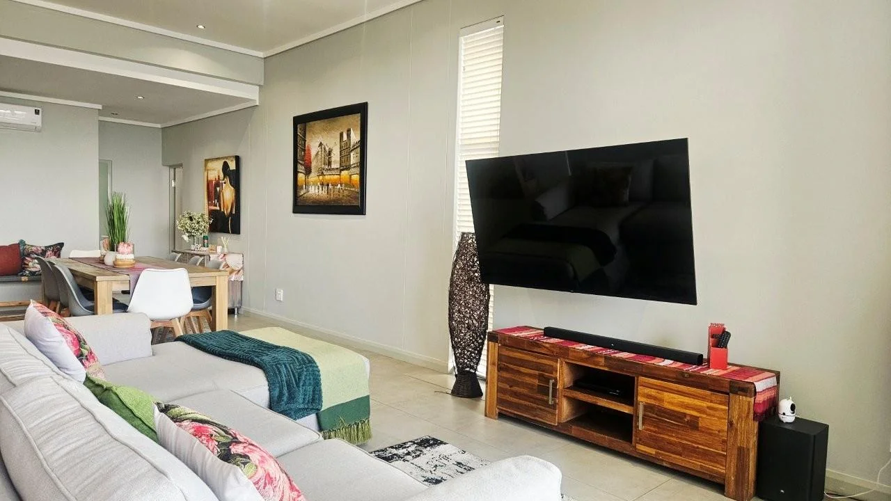 LUXURY 3 bedroom  ACCOMMODATION  – ASCEND TO MIDSTREAM