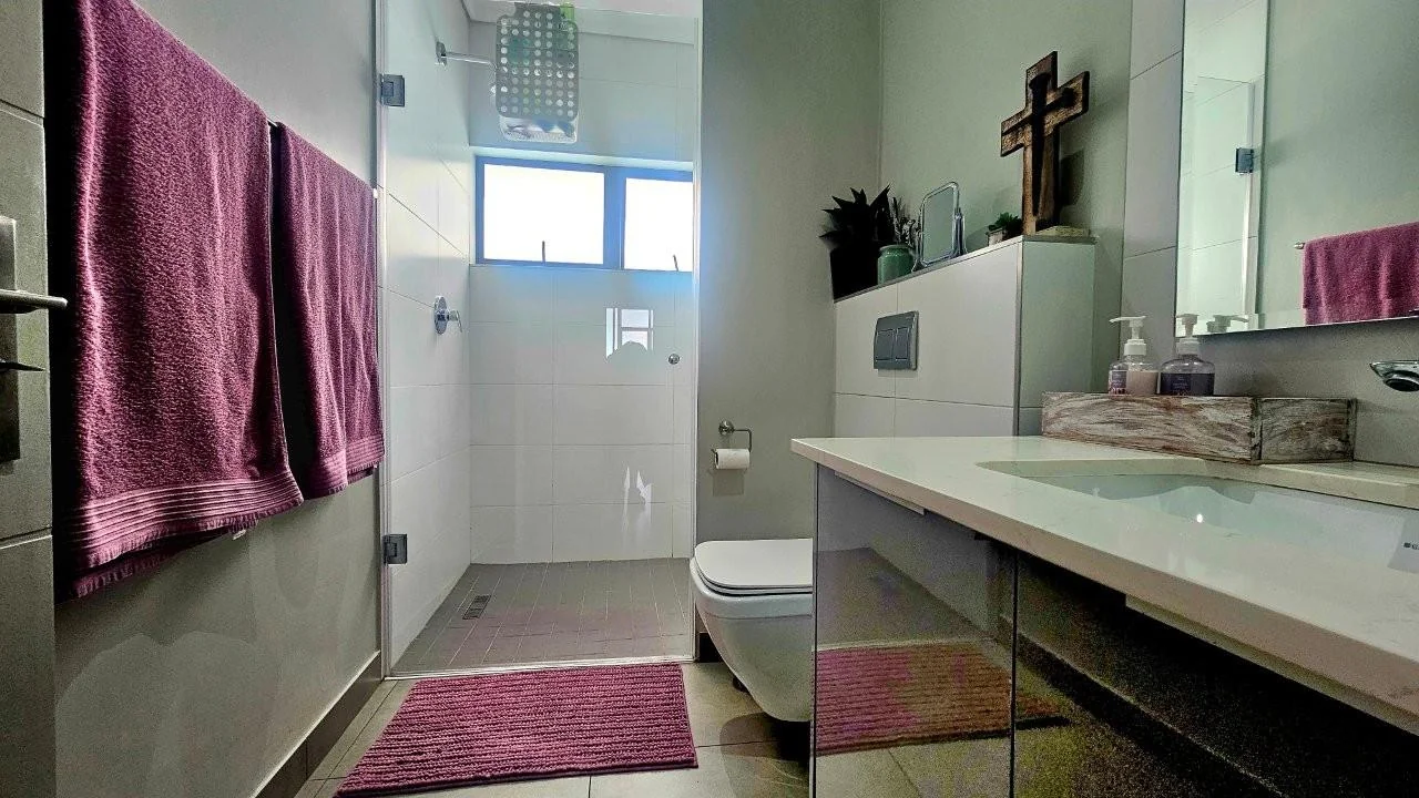 LUXURY 3 bedroom  ACCOMMODATION  – ASCEND TO MIDSTREAM