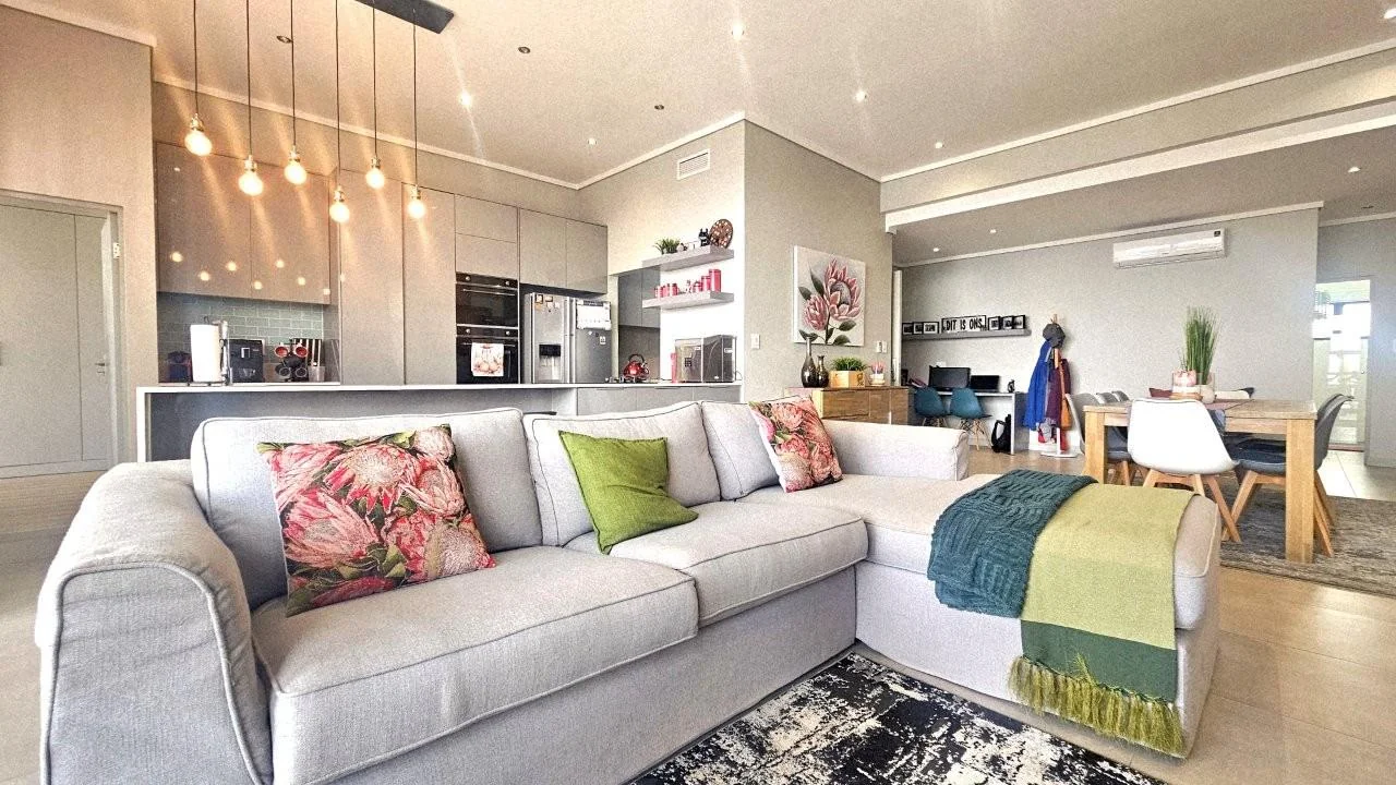 LUXURY 3 bedroom  ACCOMMODATION  – ASCEND TO MIDSTREAM