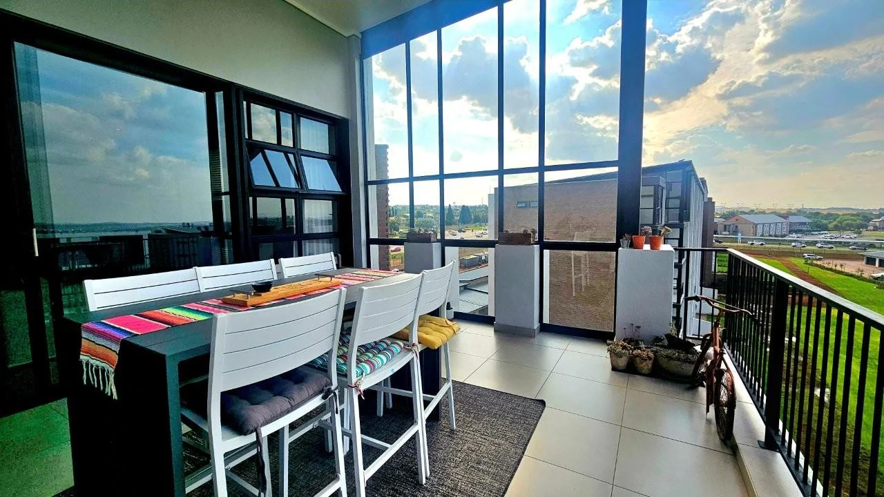 LUXURY 3 bedroom  ACCOMMODATION  – ASCEND TO MIDSTREAM