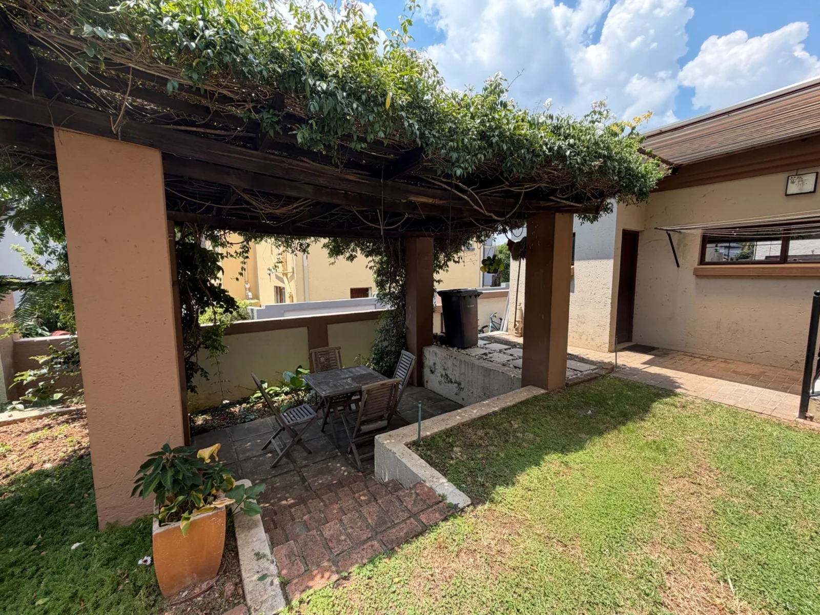 NEW LISTING ..... INSIDE POPULAR SECURITY ESTATE!