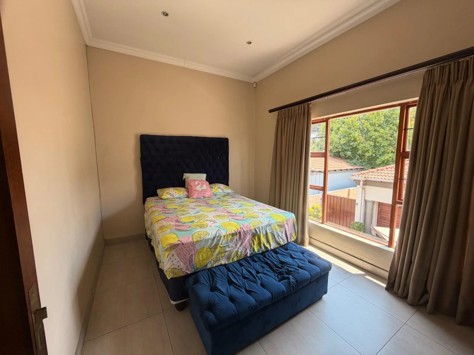 NEW LISTING ..... INSIDE POPULAR SECURITY ESTATE!