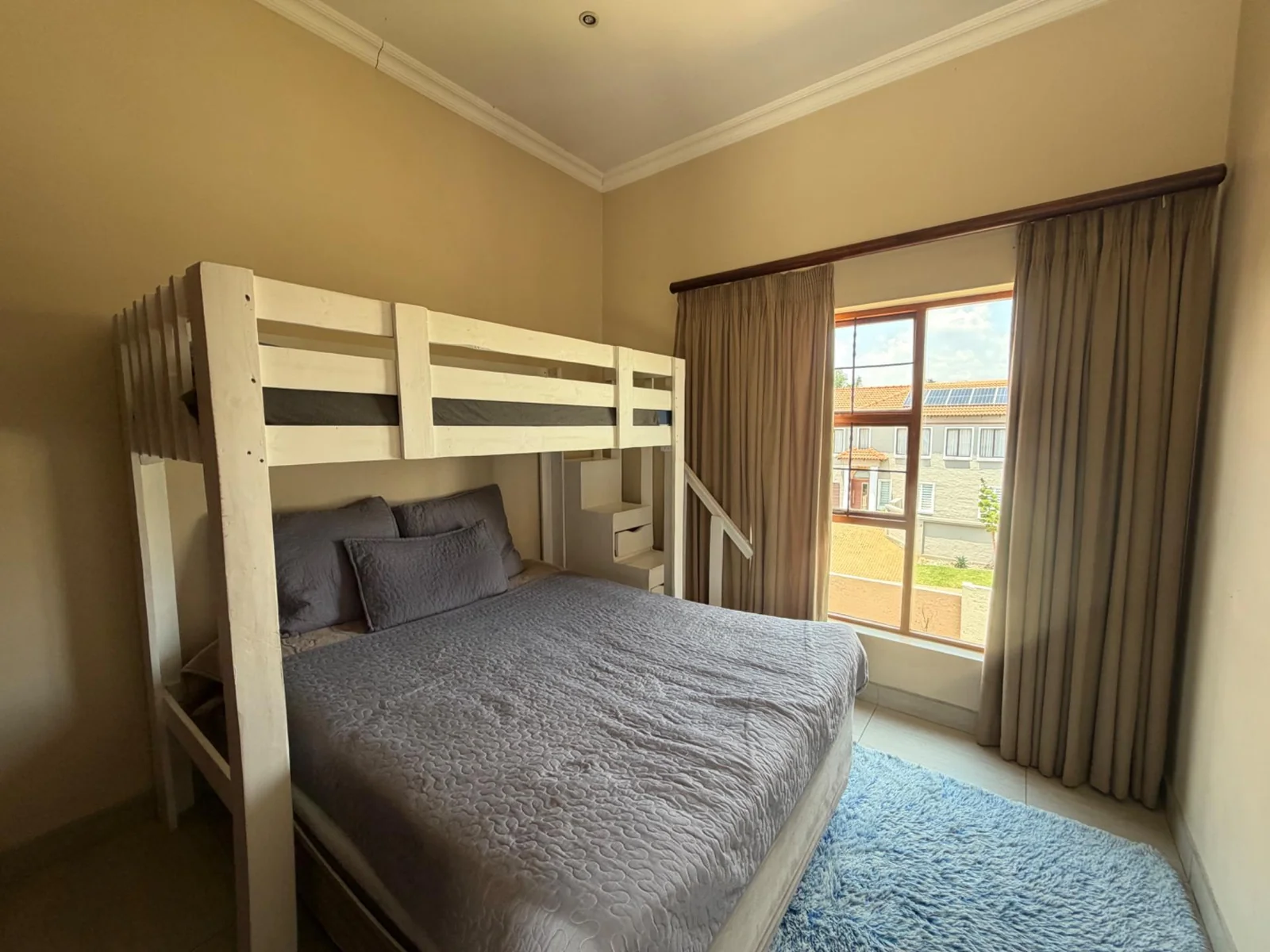 NEW LISTING ..... INSIDE POPULAR SECURITY ESTATE!