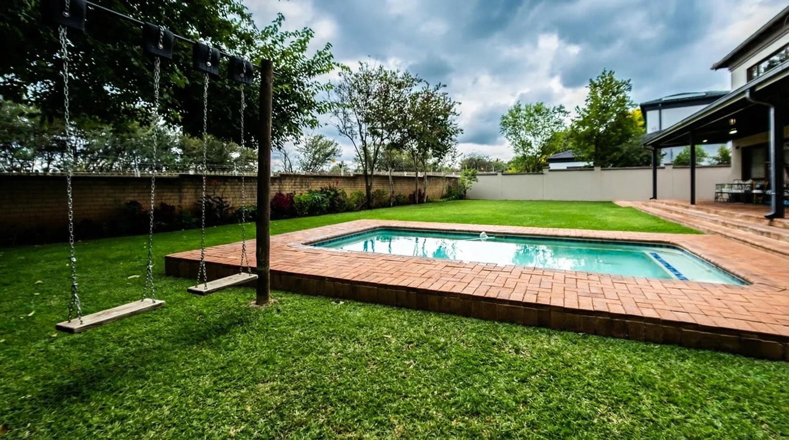 GENEROUS CLASSIC FAMILY HOME – SOLE AND EXCLUSIVE MANDATE