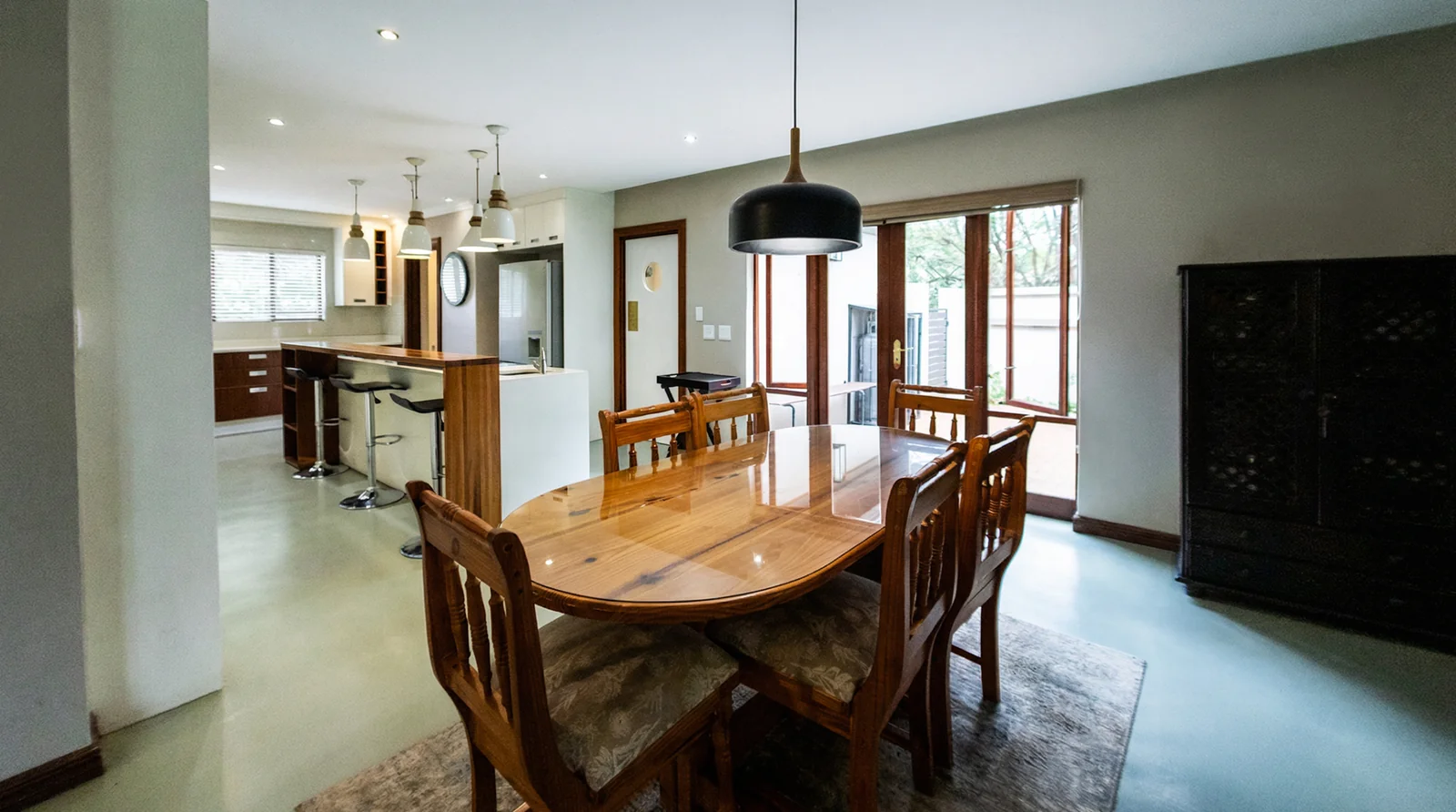 GENEROUS CLASSIC FAMILY HOME – SOLE AND EXCLUSIVE MANDATE