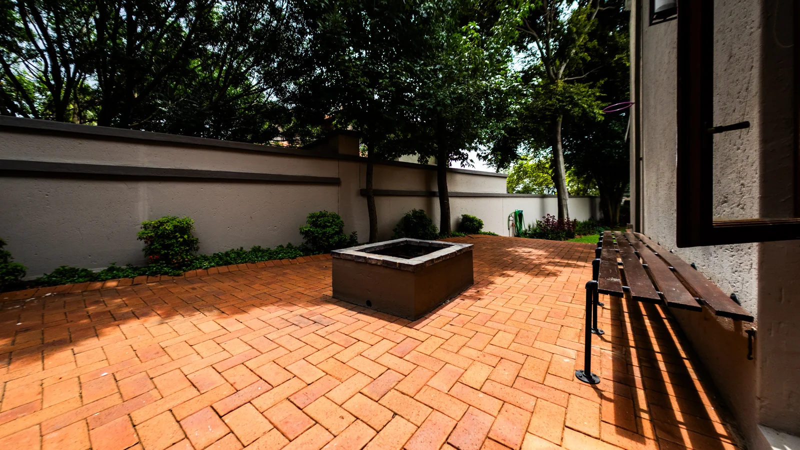 GENEROUS CLASSIC FAMILY HOME – SOLE AND EXCLUSIVE MANDATE