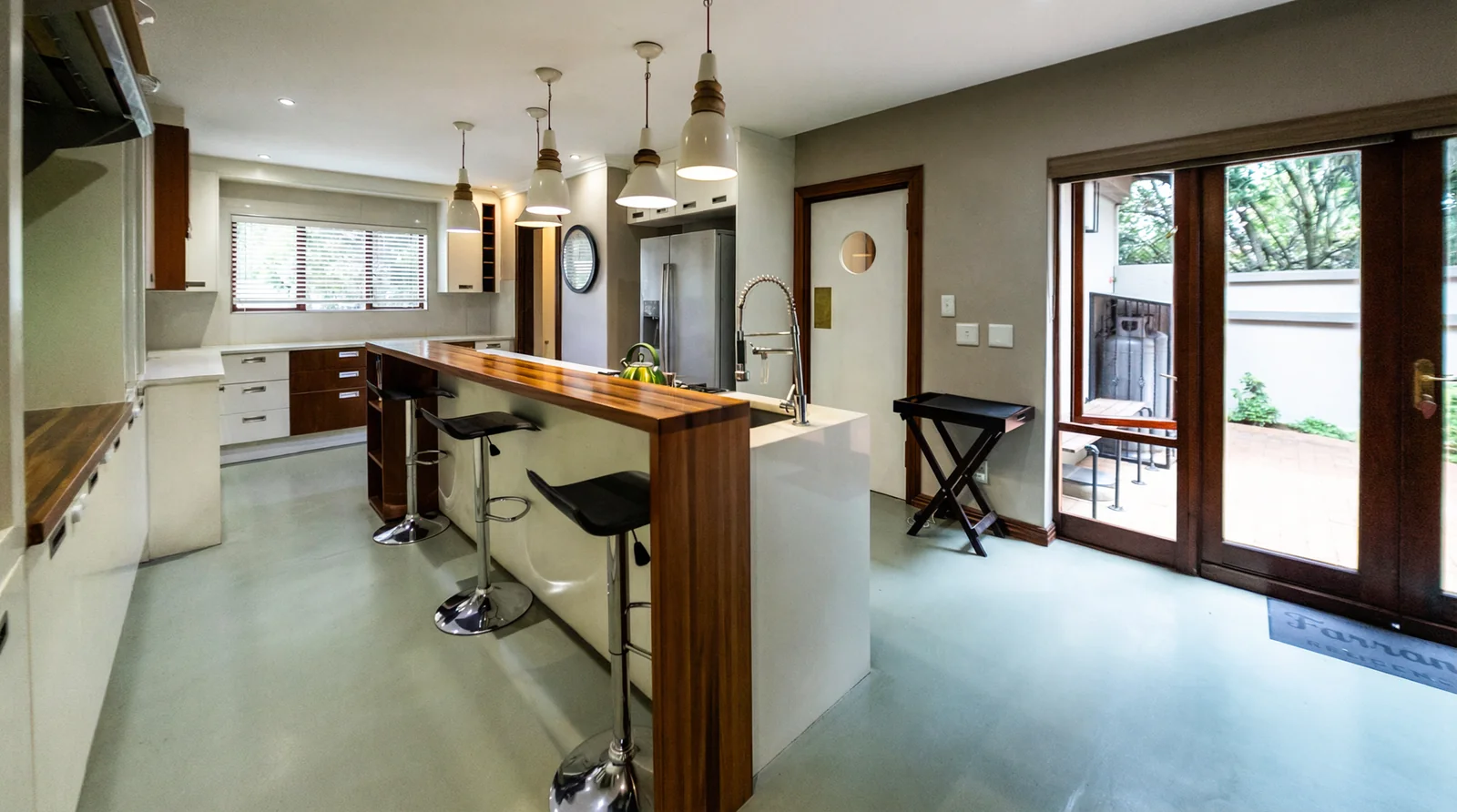 GENEROUS CLASSIC FAMILY HOME – SOLE AND EXCLUSIVE MANDATE