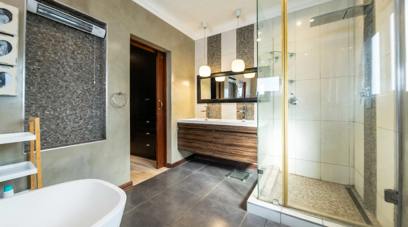 GENEROUS CLASSIC FAMILY HOME – SOLE AND EXCLUSIVE MANDATE