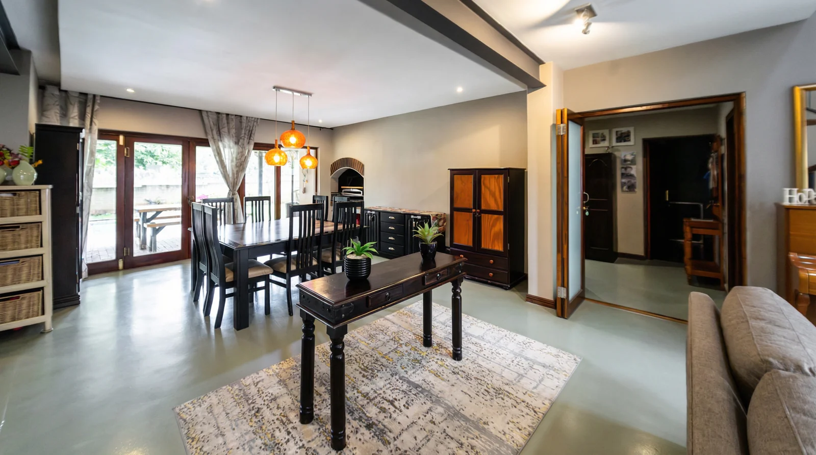 GENEROUS CLASSIC FAMILY HOME – SOLE AND EXCLUSIVE MANDATE