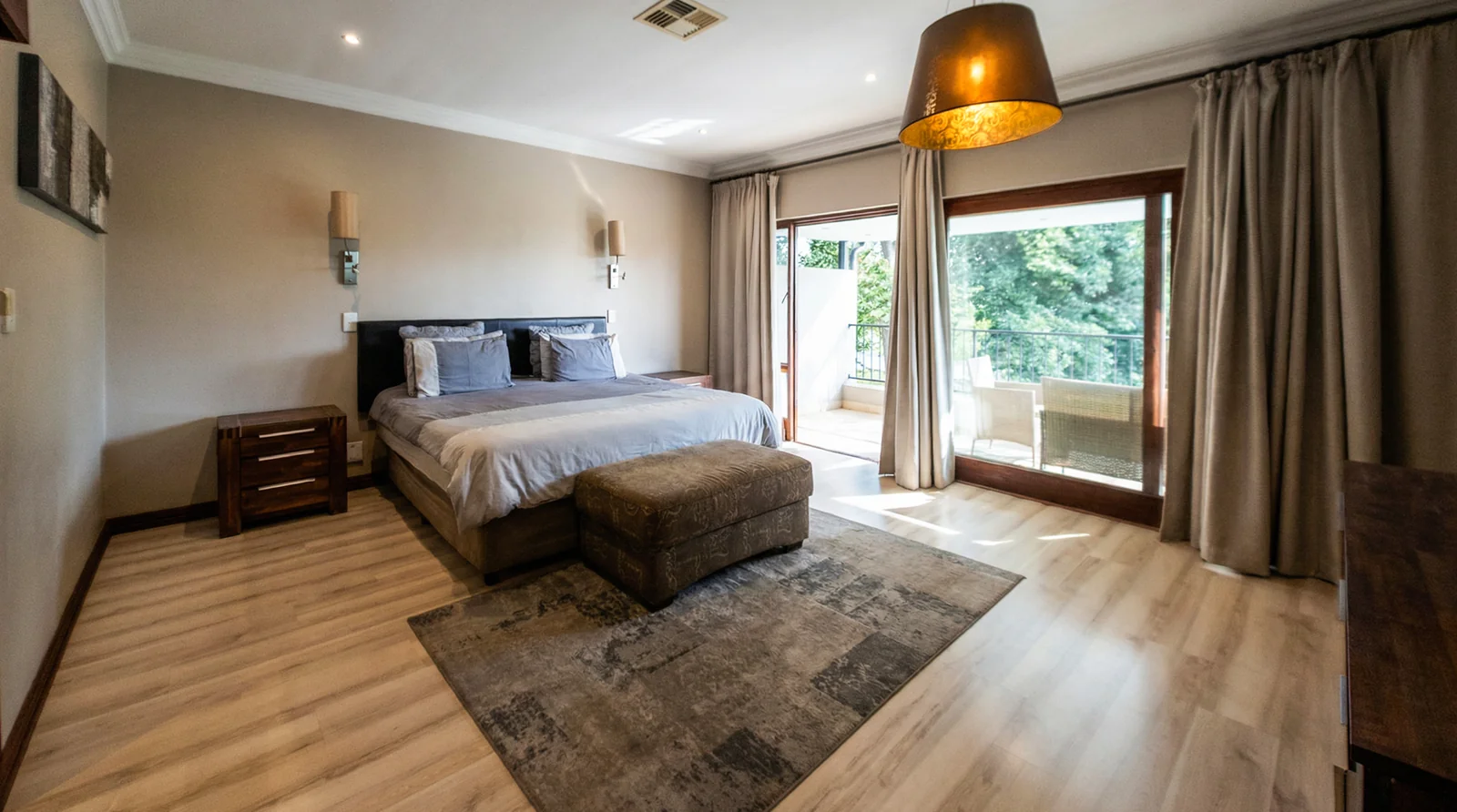 GENEROUS CLASSIC FAMILY HOME – SOLE AND EXCLUSIVE MANDATE