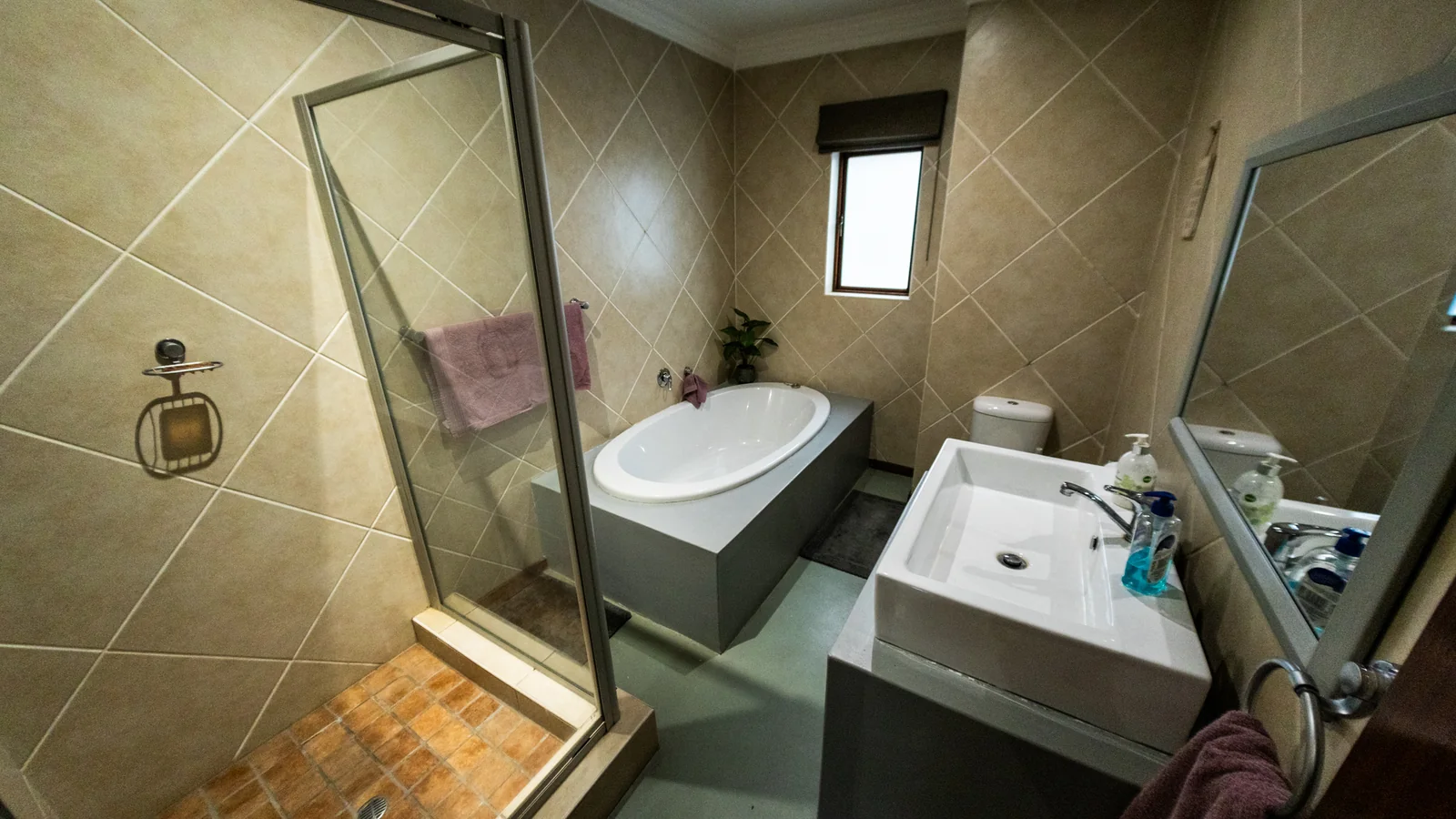 GENEROUS CLASSIC FAMILY HOME – SOLE AND EXCLUSIVE MANDATE