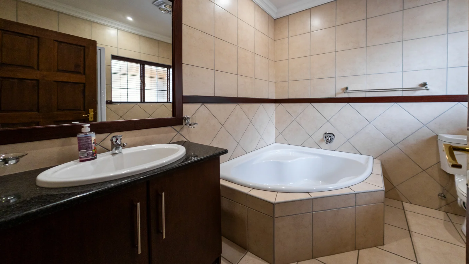 PERFECT MIDLANDS FREESTANDING STARTER HOME