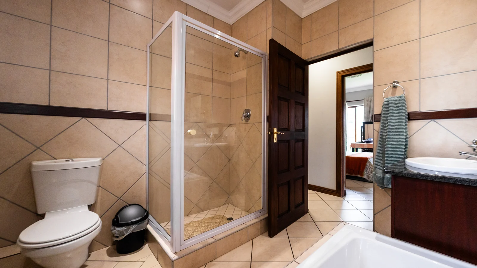 PERFECT MIDLANDS FREESTANDING STARTER HOME