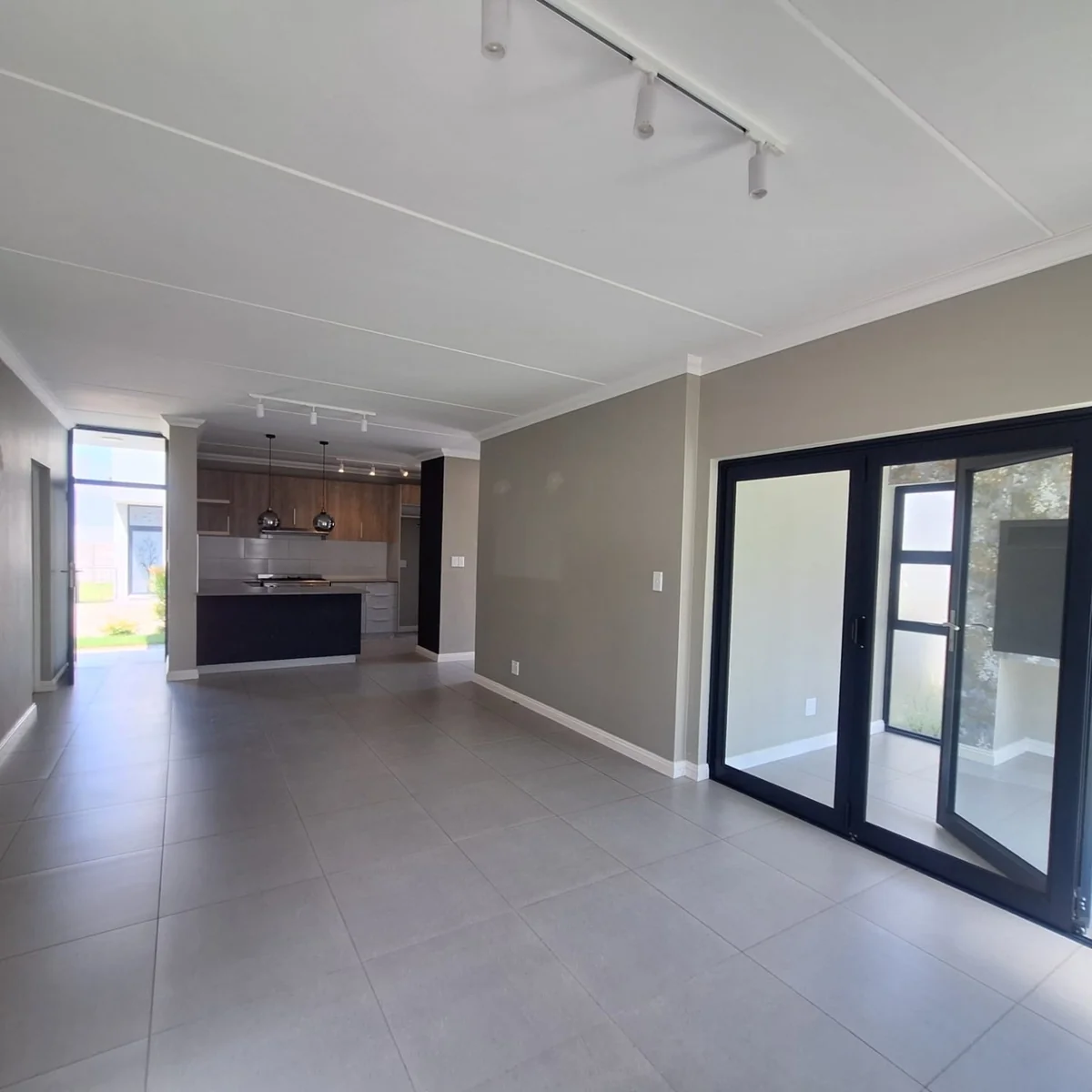 Secure 3 Bedroom Family Home To Rent in Willowbrook Estate