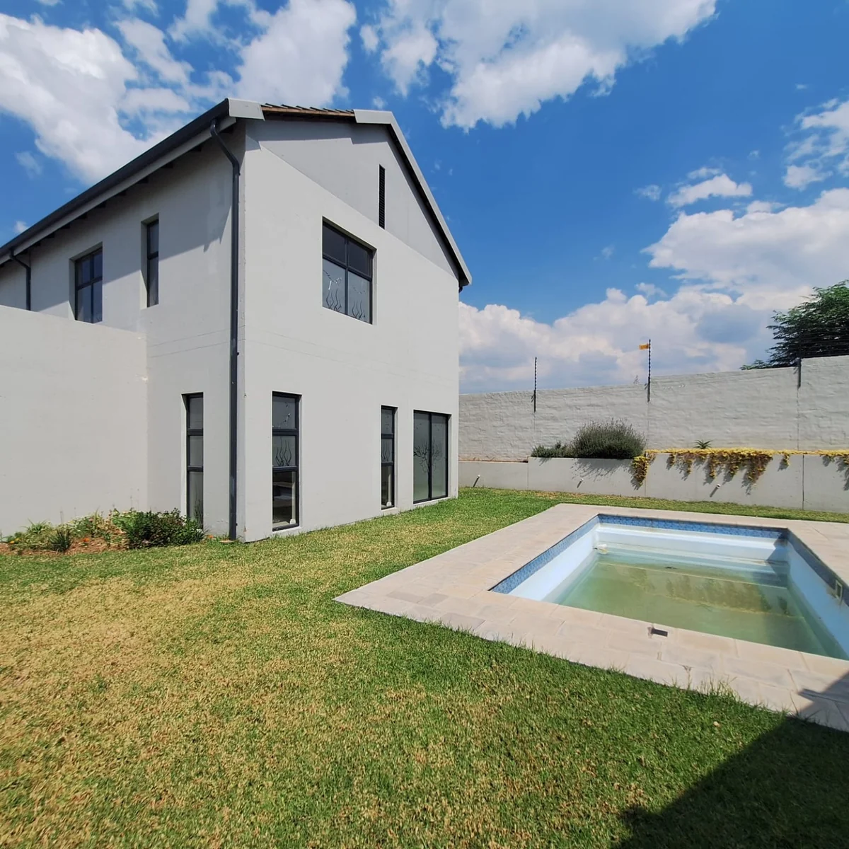 Secure 3 Bedroom Family Home To Rent in Willowbrook Estate