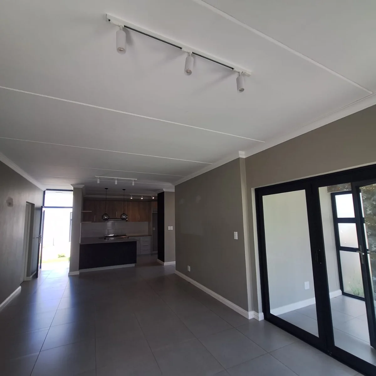 Secure 3 Bedroom Family Home To Rent in Willowbrook Estate