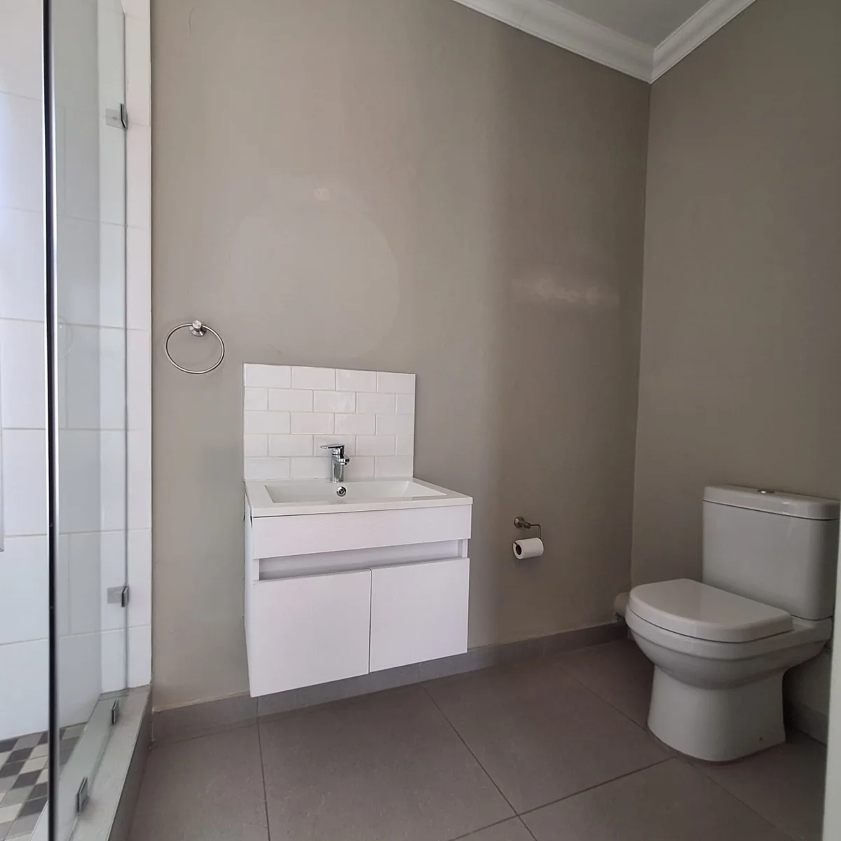 Secure 3 Bedroom Family Home To Rent in Willowbrook Estate