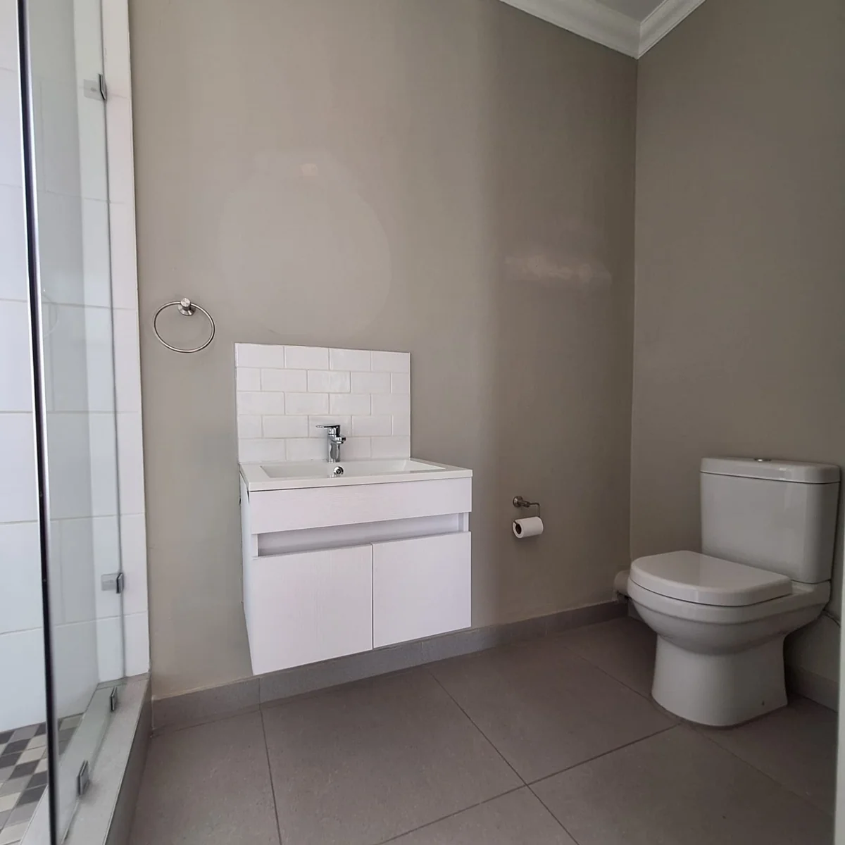 Secure 3 Bedroom Family Home To Rent in Willowbrook Estate