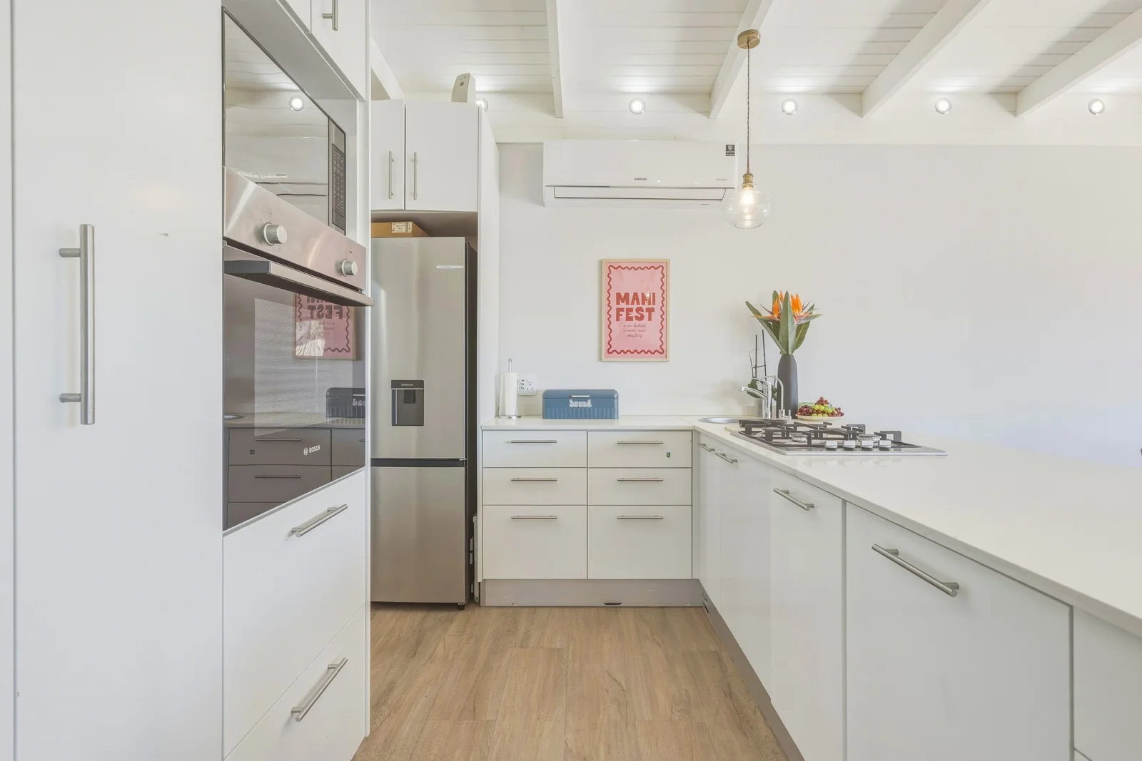 Modern 3 bedroom home, with sensational views, in elevated boutique security estate.