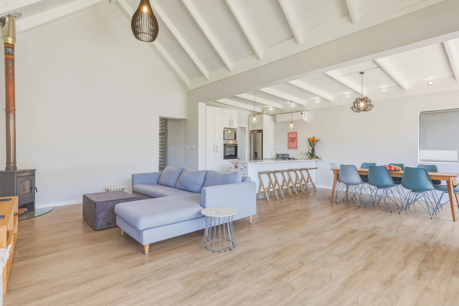 Modern 3 bedroom home, with sensational views, in elevated boutique security estate.