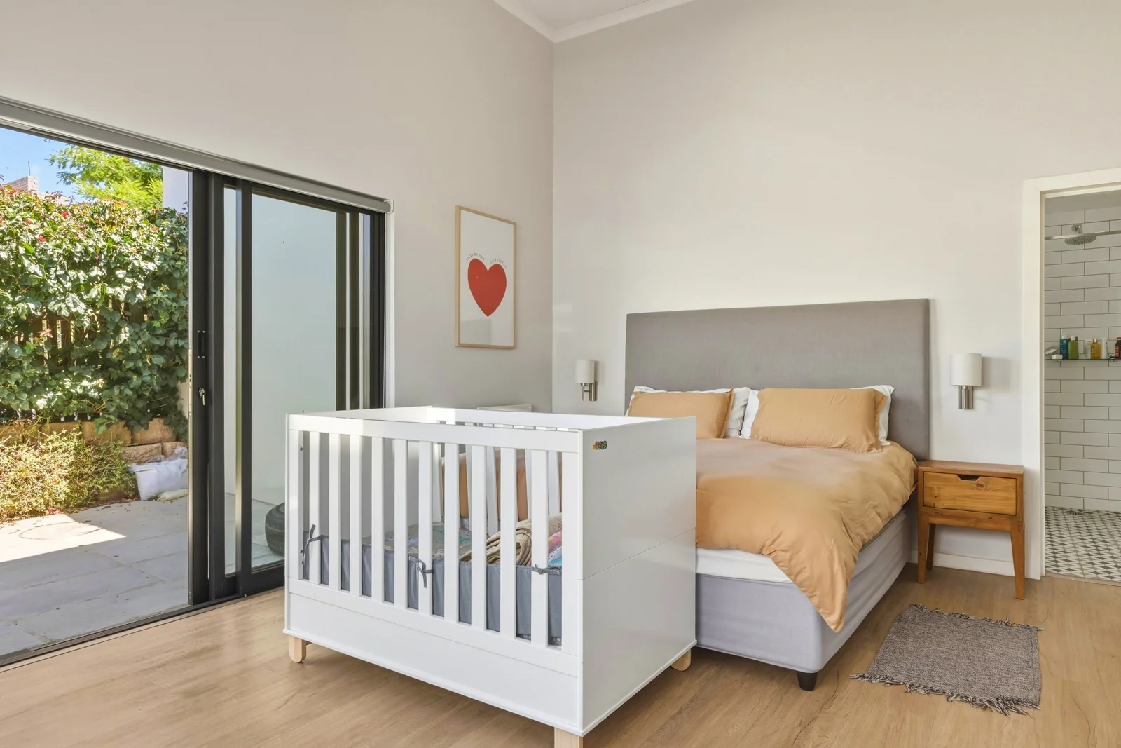 Modern 3 bedroom home, with sensational views, in elevated boutique security estate.