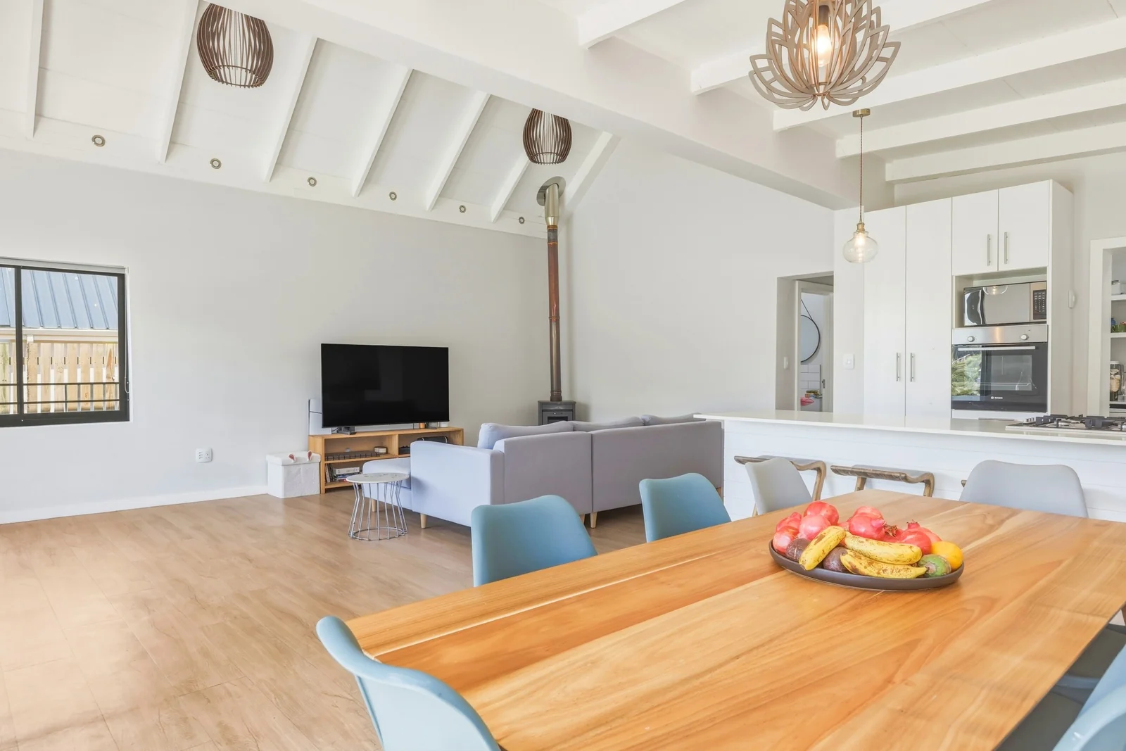 Modern 3 bedroom home, with sensational views, in elevated boutique security estate.