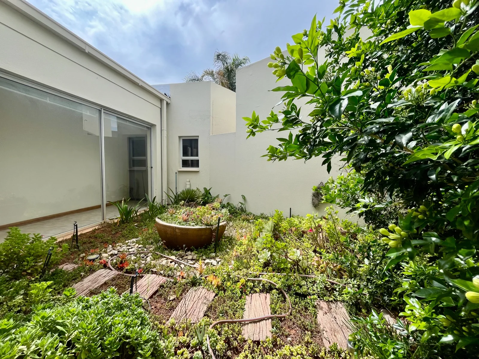 Just Listed <br/><br/>Architectural Dream where top location, luxury and style meet.