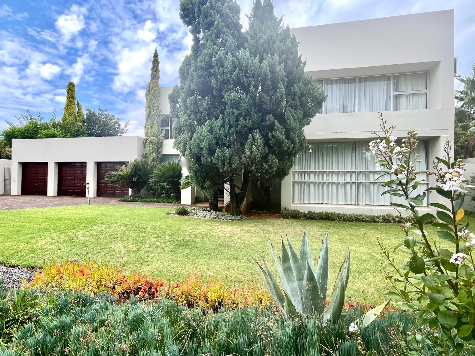 Just Listed <br/><br/>Architectural Dream where top location, luxury and style meet.