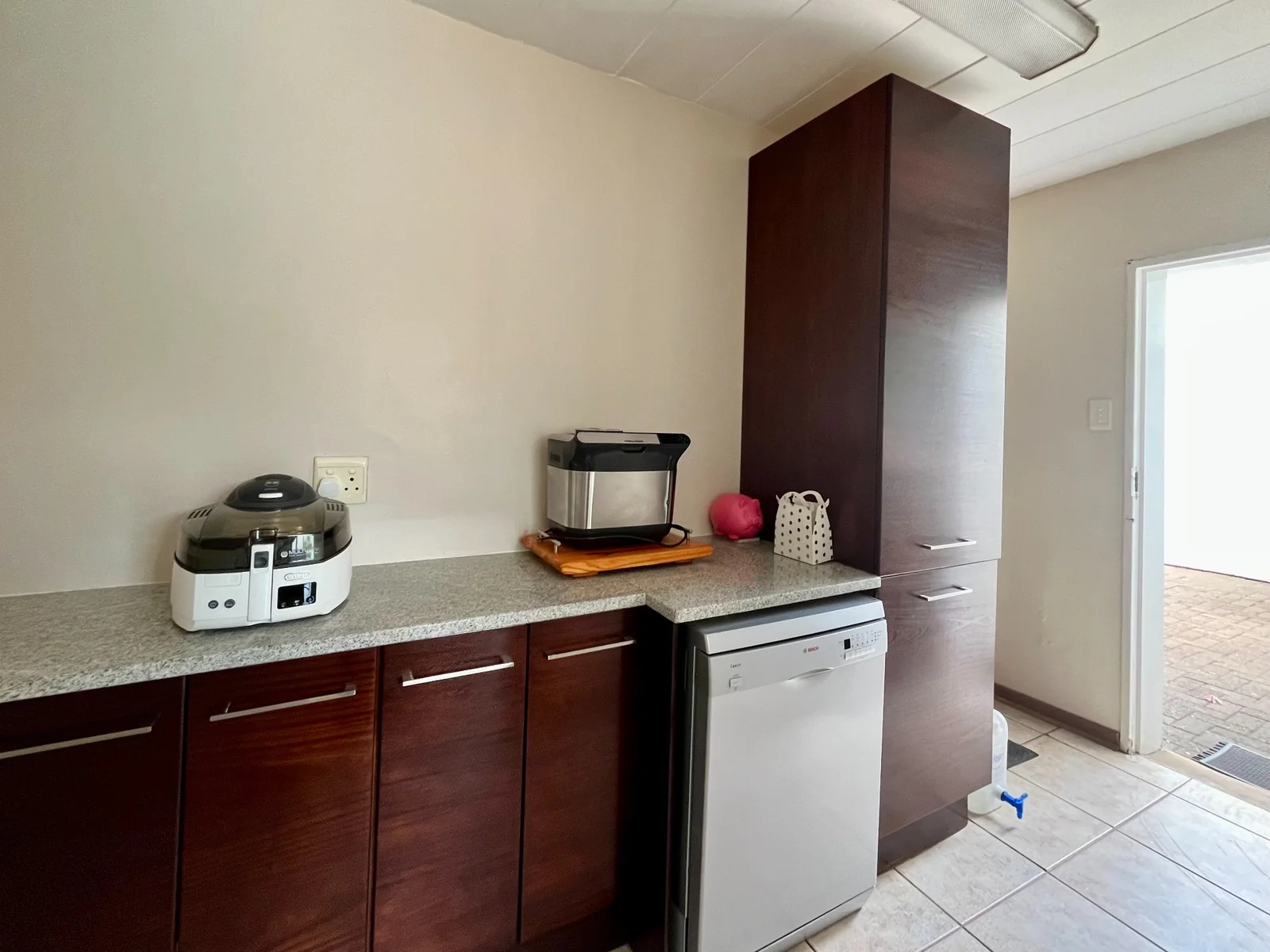 Just Listed <br/><br/>Architectural Dream where top location, luxury and style meet.