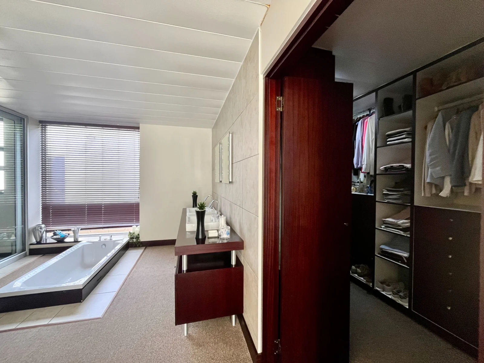 Just Listed <br/><br/>Architectural Dream where top location, luxury and style meet.