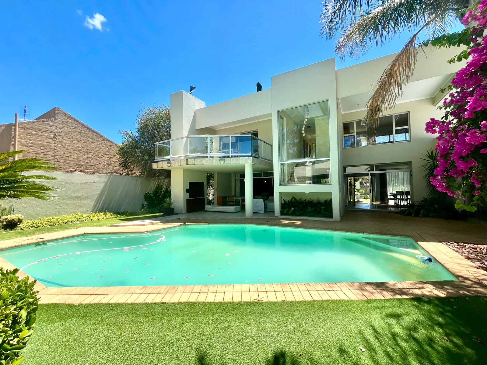 Just Listed <br/><br/>Architectural Dream where top location, luxury and style meet.