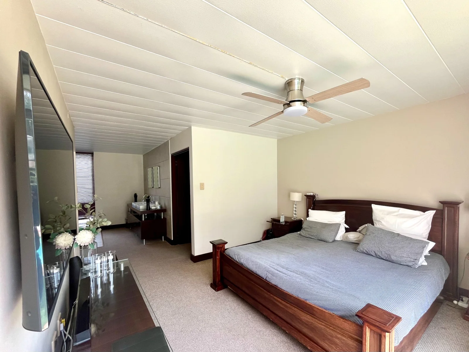 Just Listed <br/><br/>Architectural Dream where top location, luxury and style meet.