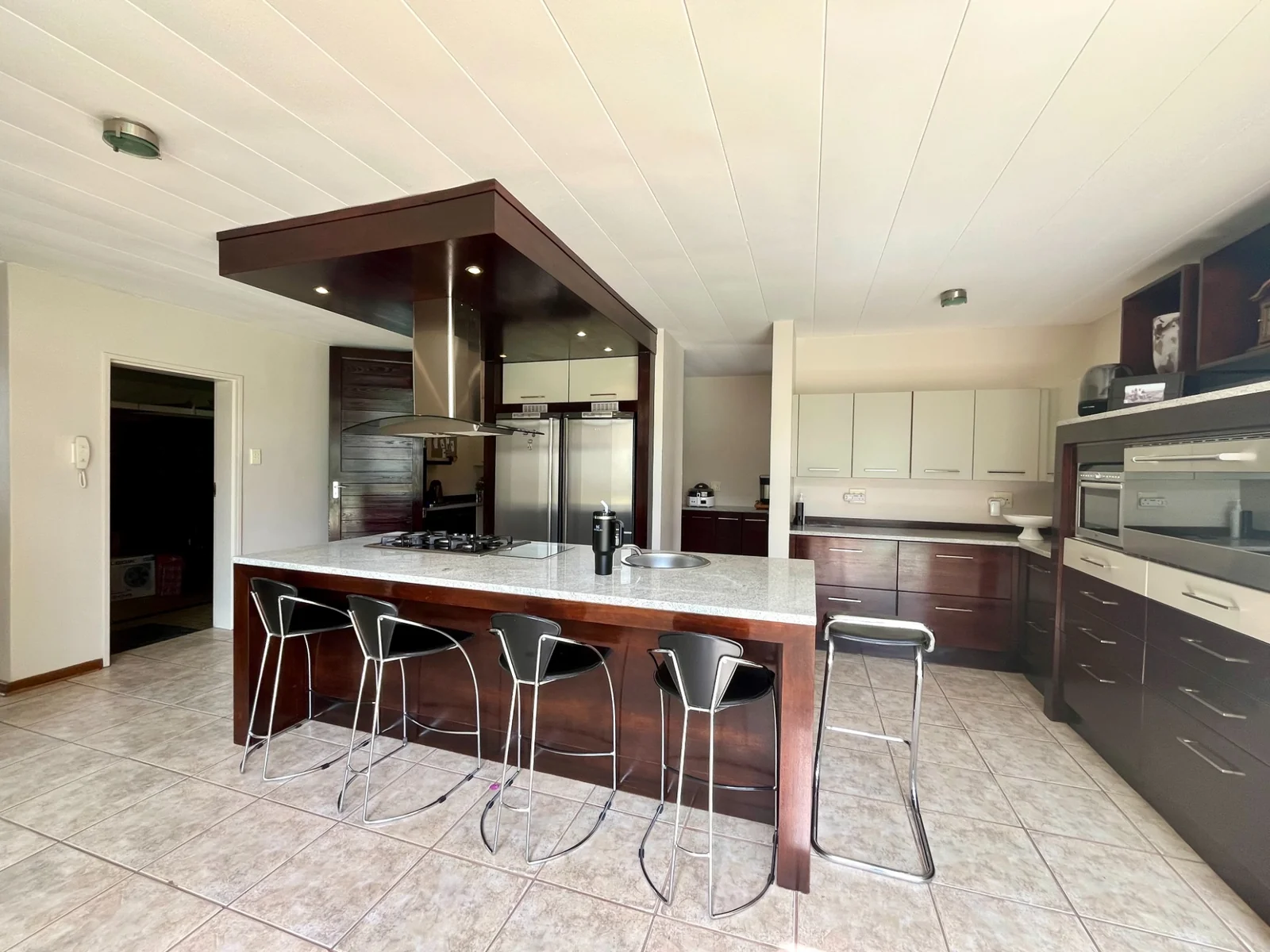 Just Listed <br/><br/>Architectural Dream where top location, luxury and style meet.