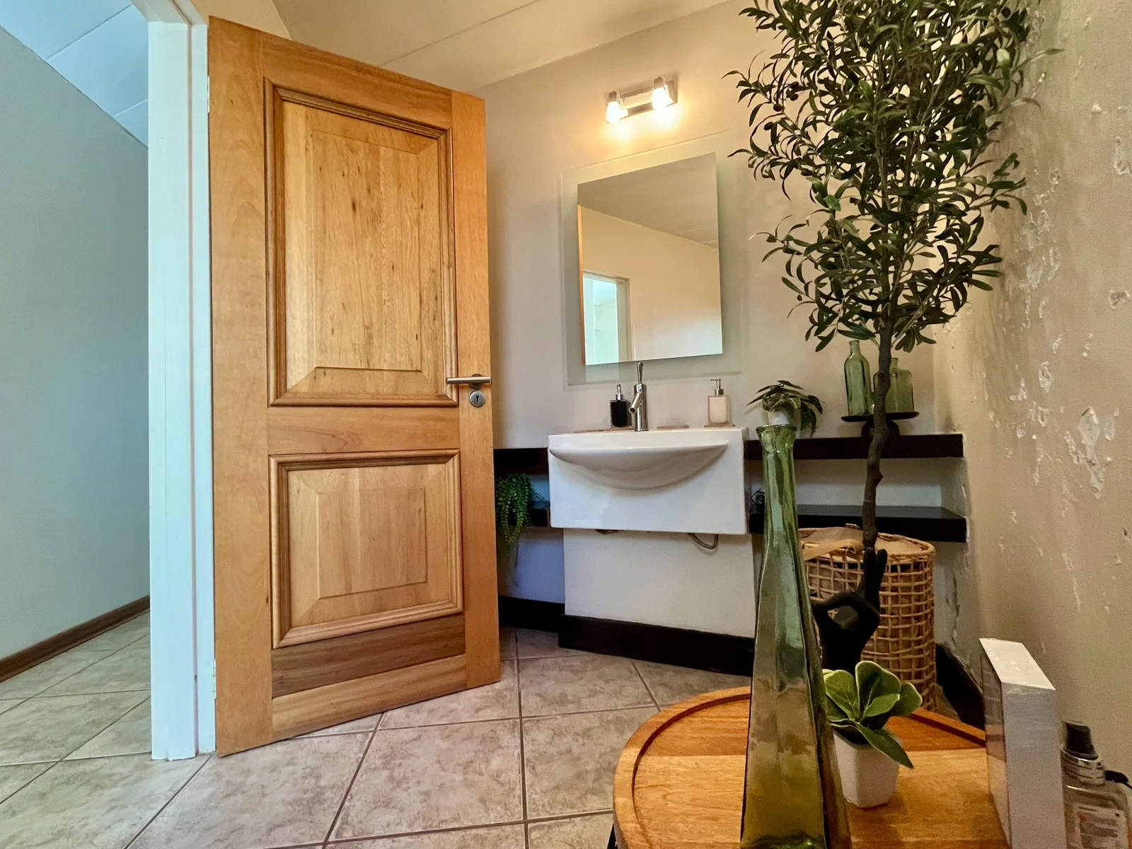 Just Listed <br/><br/>Architectural Dream where top location, luxury and style meet.