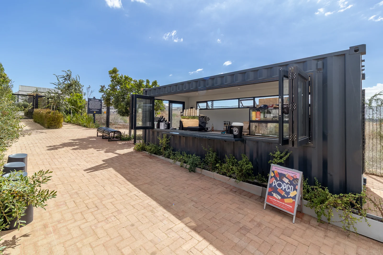 Vacant 3 bedroom apartment for sale in Newinbosch Estate