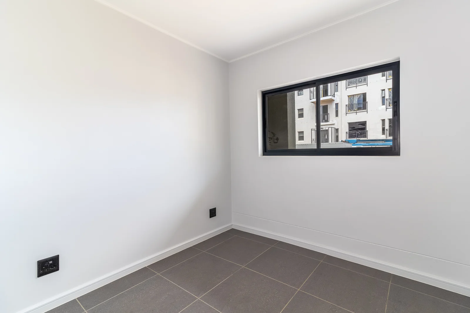 Vacant 3 bedroom apartment for sale in Newinbosch Estate