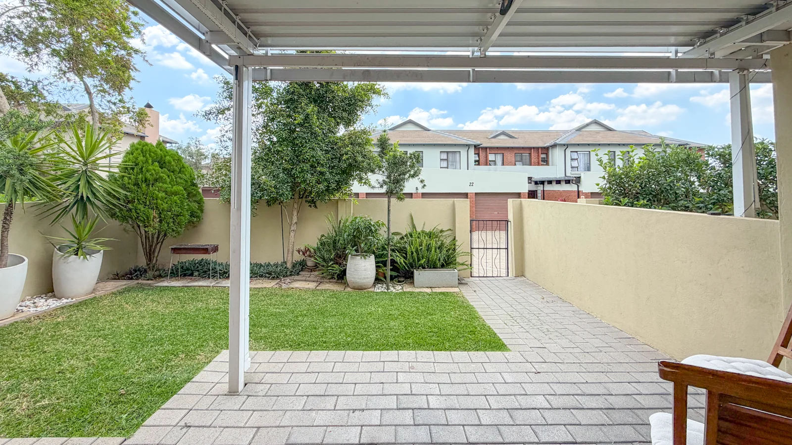 Stylish 3-Bed Duplex with Double Garage + Louvered Patio
