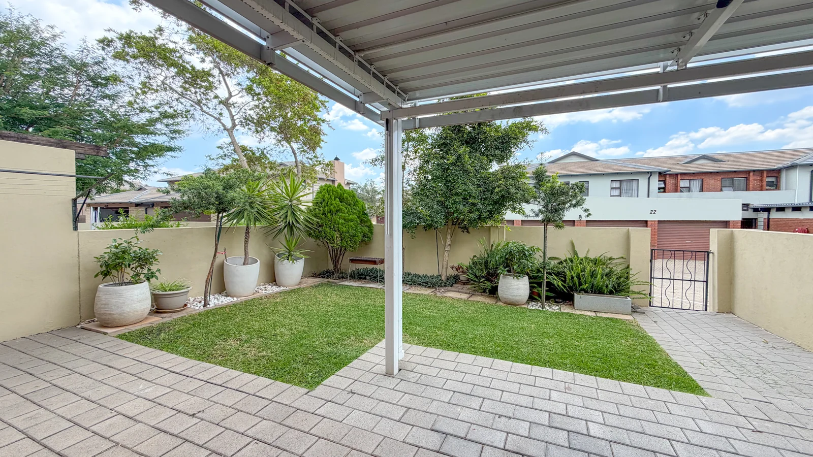 Stylish 3-Bed Duplex with Double Garage + Louvered Patio