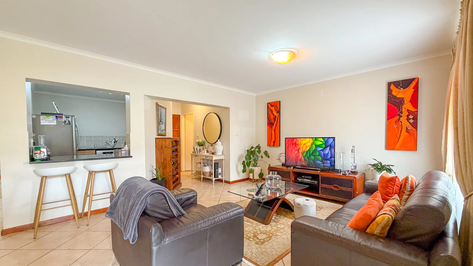Stylish 3-Bed Duplex with Double Garage + Louvered Patio