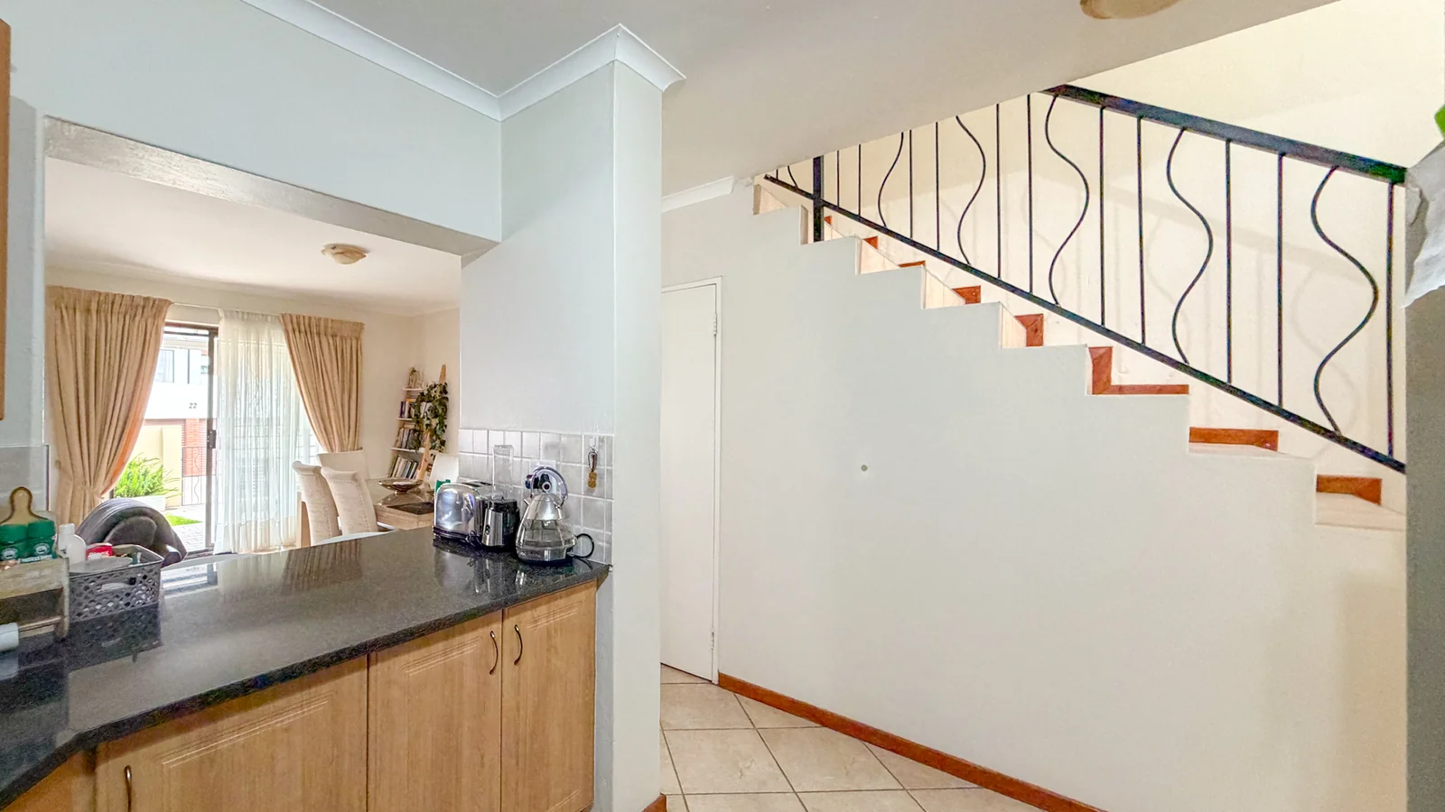 Stylish 3-Bed Duplex with Double Garage + Louvered Patio