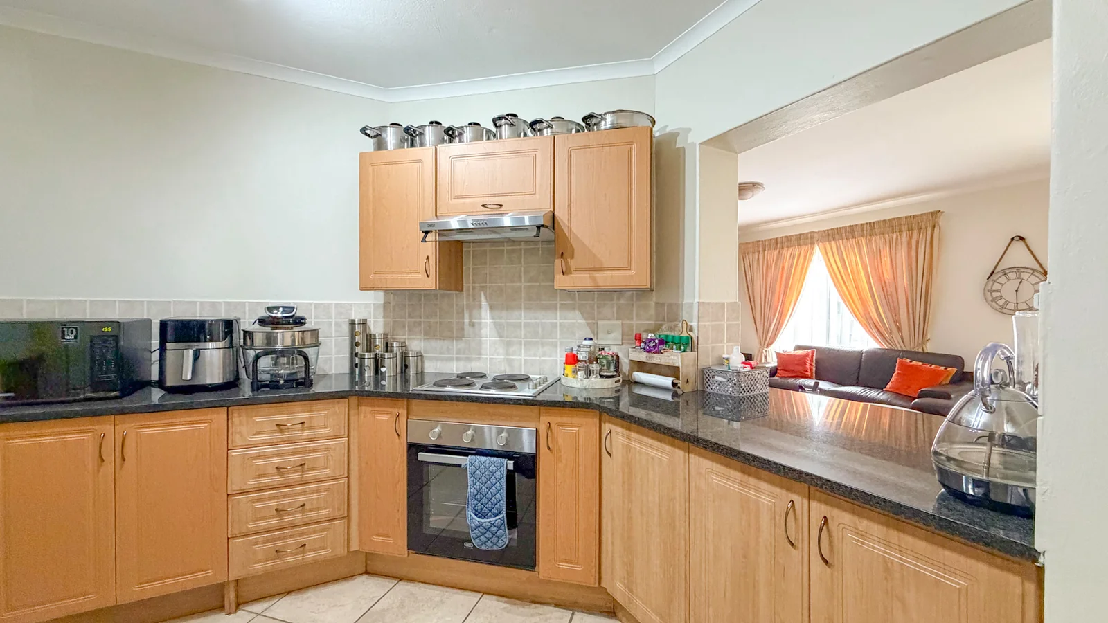 Stylish 3-Bed Duplex with Double Garage + Louvered Patio