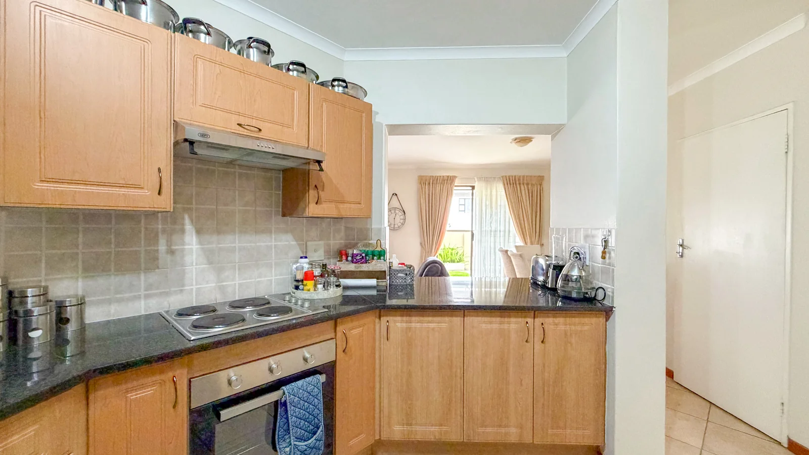 Stylish 3-Bed Duplex with Double Garage + Louvered Patio