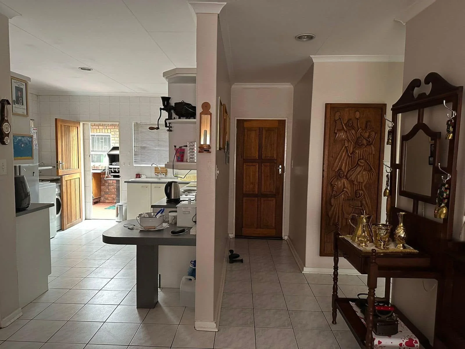 Spacious townhouse to let in Three Rivers, close to all amenities.